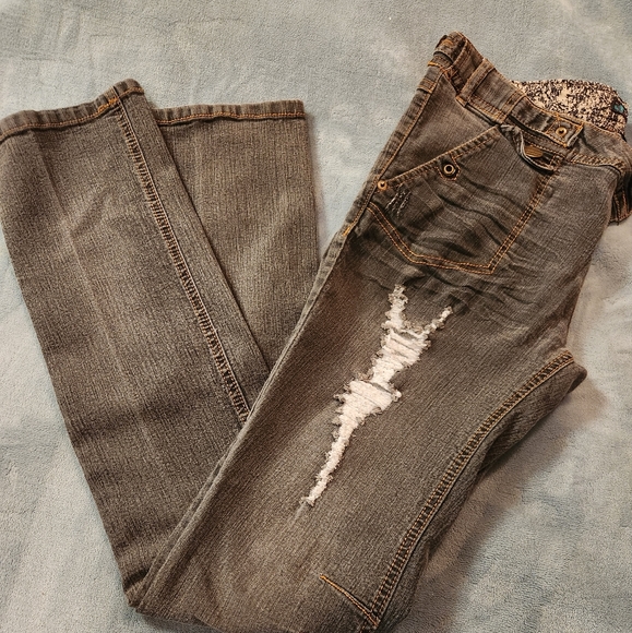 Threads Jeans - Picture 1 of 3
